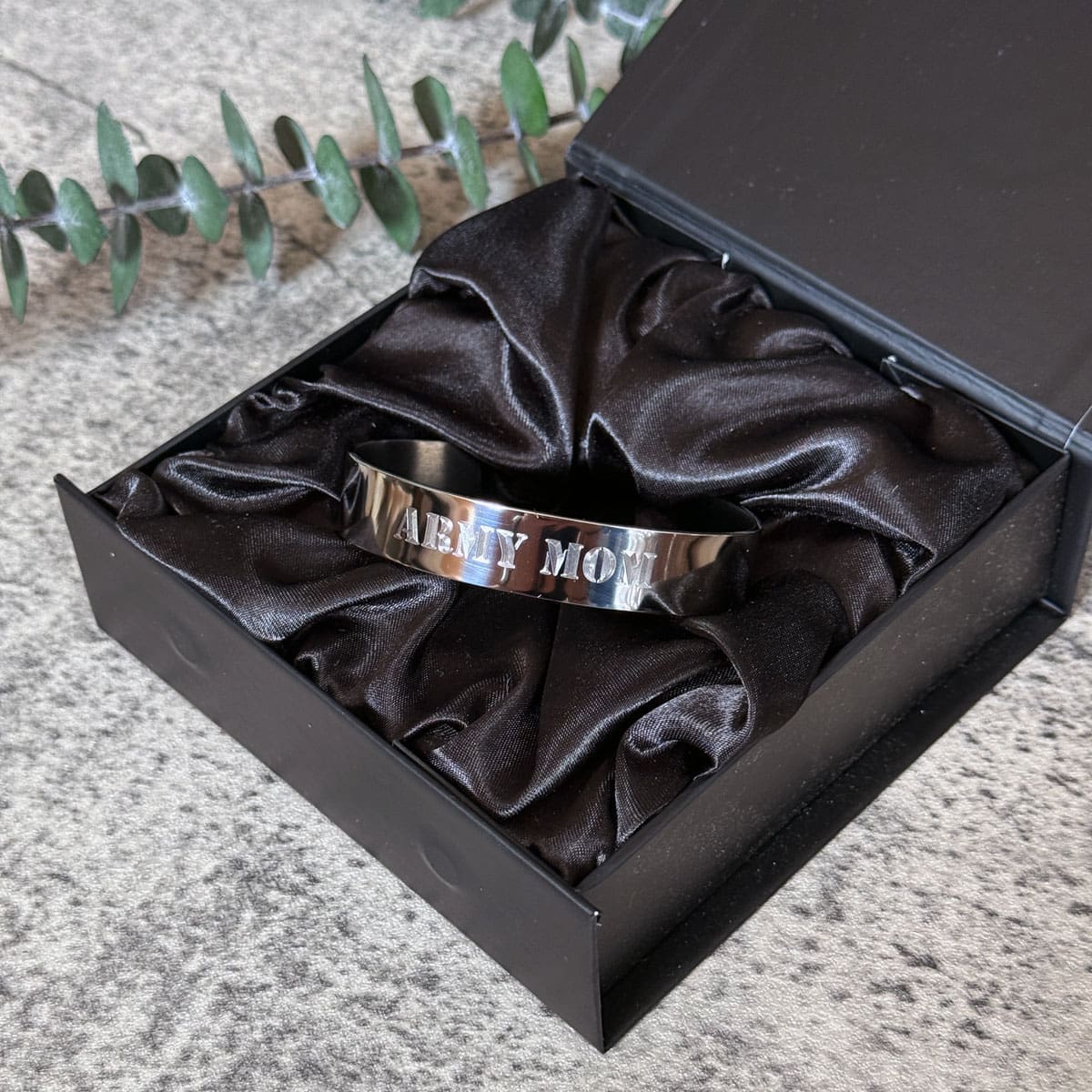 Elegant Mom Laser Engraving Cuff Bracelet